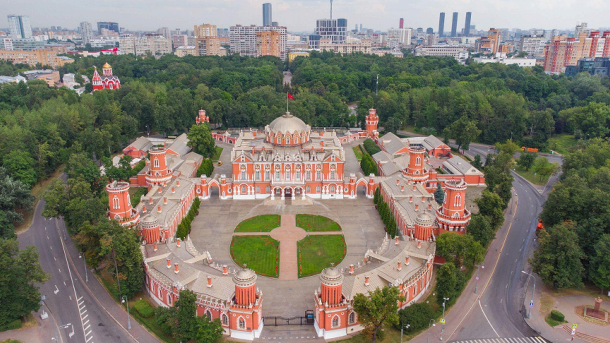 Петровский парк в Москве: что посмотреть, история и как добраться